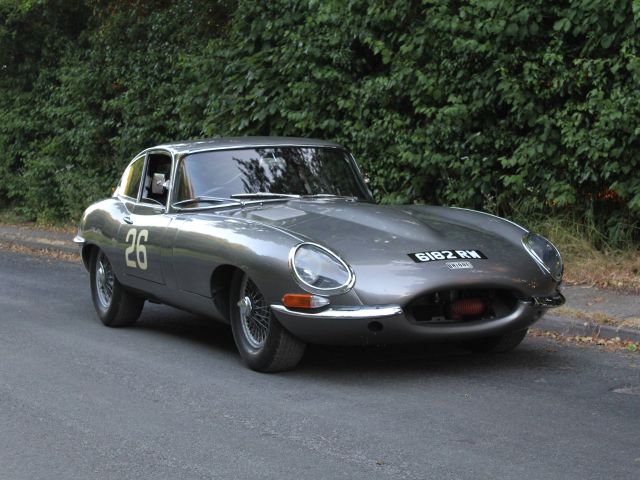 1961 Jaguar E-type Roadster Competition - International race